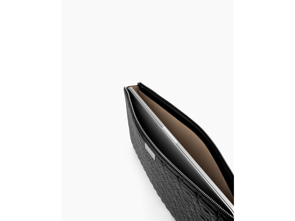 Pochette IDEAL OF SWEDEN pour ordinateurs 13 pouces - Modèle Leia - Quilted Black