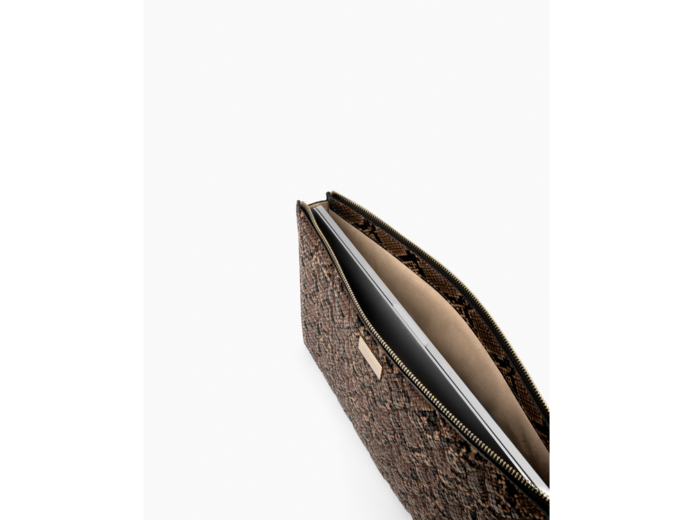 Pochette IDEAL OF SWEDEN pour ordinateurs 13 pouces - Modèle Leia - Rusty Snake